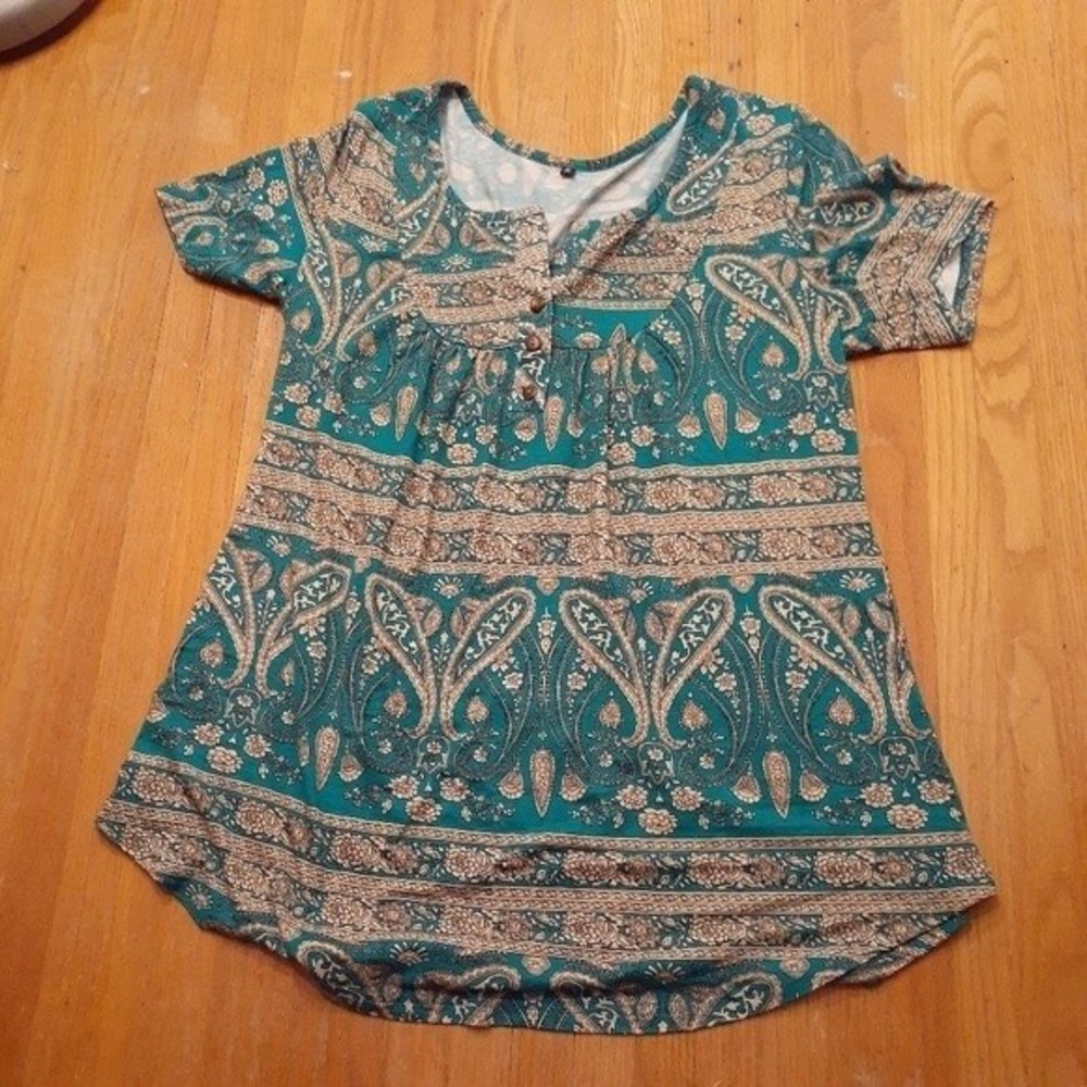 Short sleeve Henley v-neck tunic top m medium shirt paisley